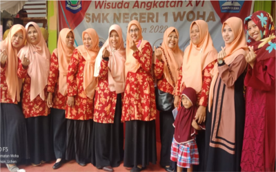 Darma Wanita Persatuan SMKN 1 Woha melaksanakan kegiatan rutin serta silaturahmi keluarga besar pada acara Wisuda SMKN 1 Woha Tahun 2022